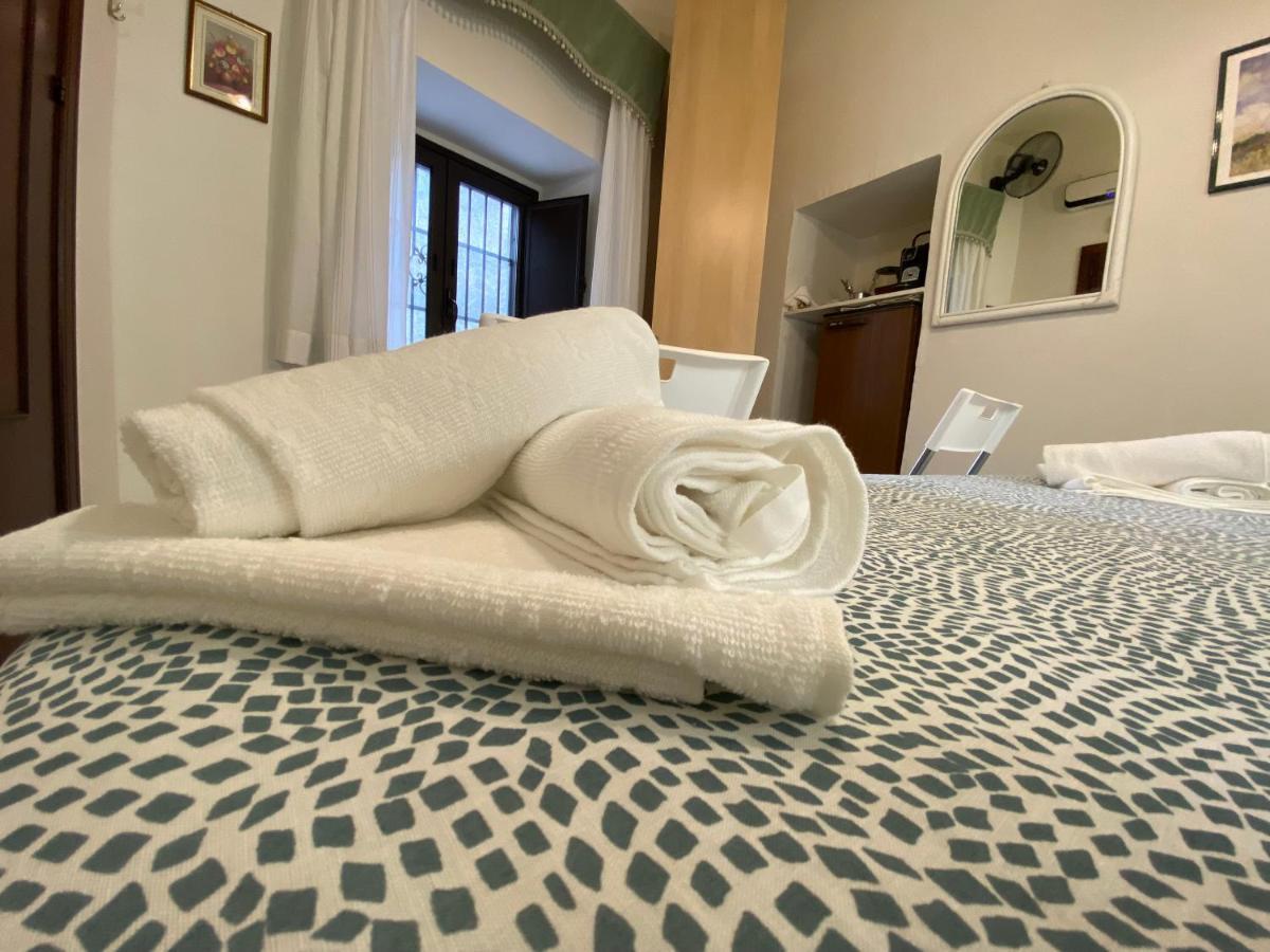 Graniti "The Gole Of Alcantara Living In The Dream'S Room" מראה חיצוני תמונה