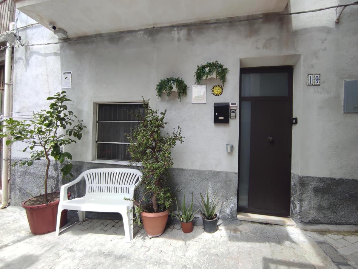 Graniti "The Gole Of Alcantara Living In The Dream'S Room" מראה חיצוני תמונה